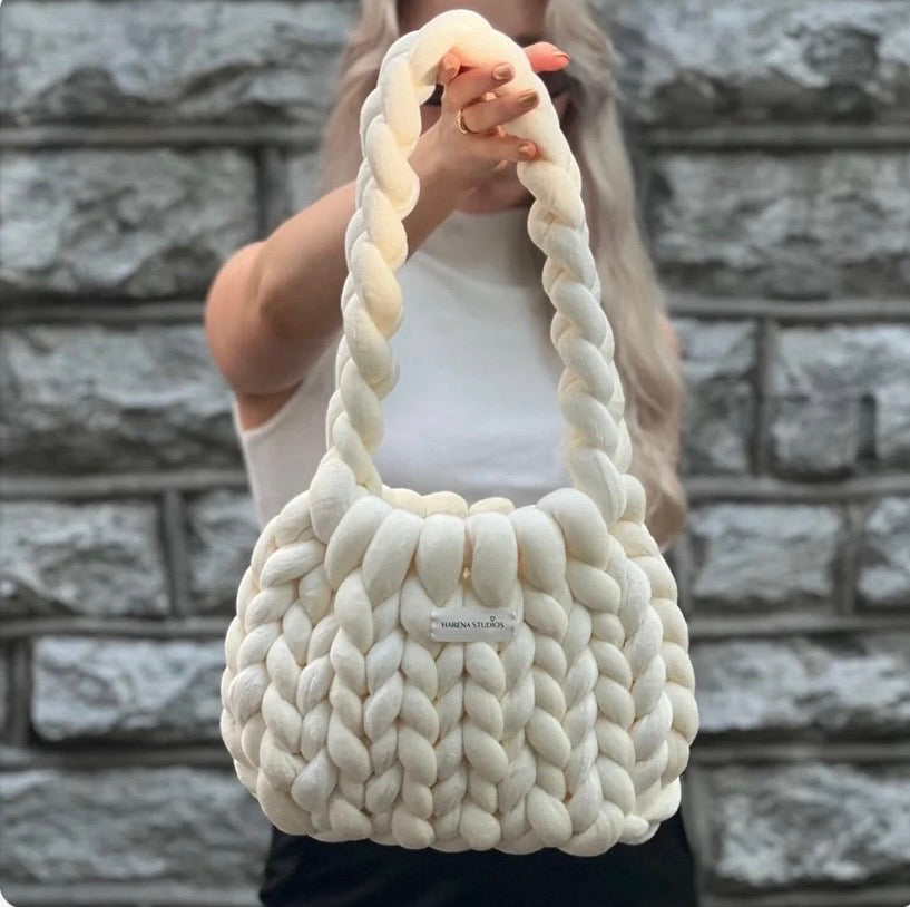 OFF-WHITE BUBBLE BAG in MEDIUM