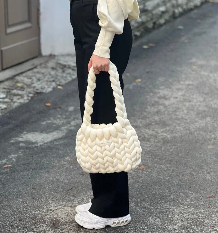 OFF-WHITE BUBBLE BAG in MEDIUM
